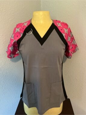 Women's Gray V-Neck Scrub Top with Pink Patterned Sleeves Zikora Sets